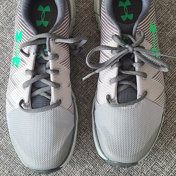 Youth Underarmour Level X size 6.5 - Picture 2 of 3